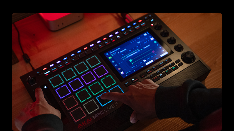 Akai -- MPC Live III