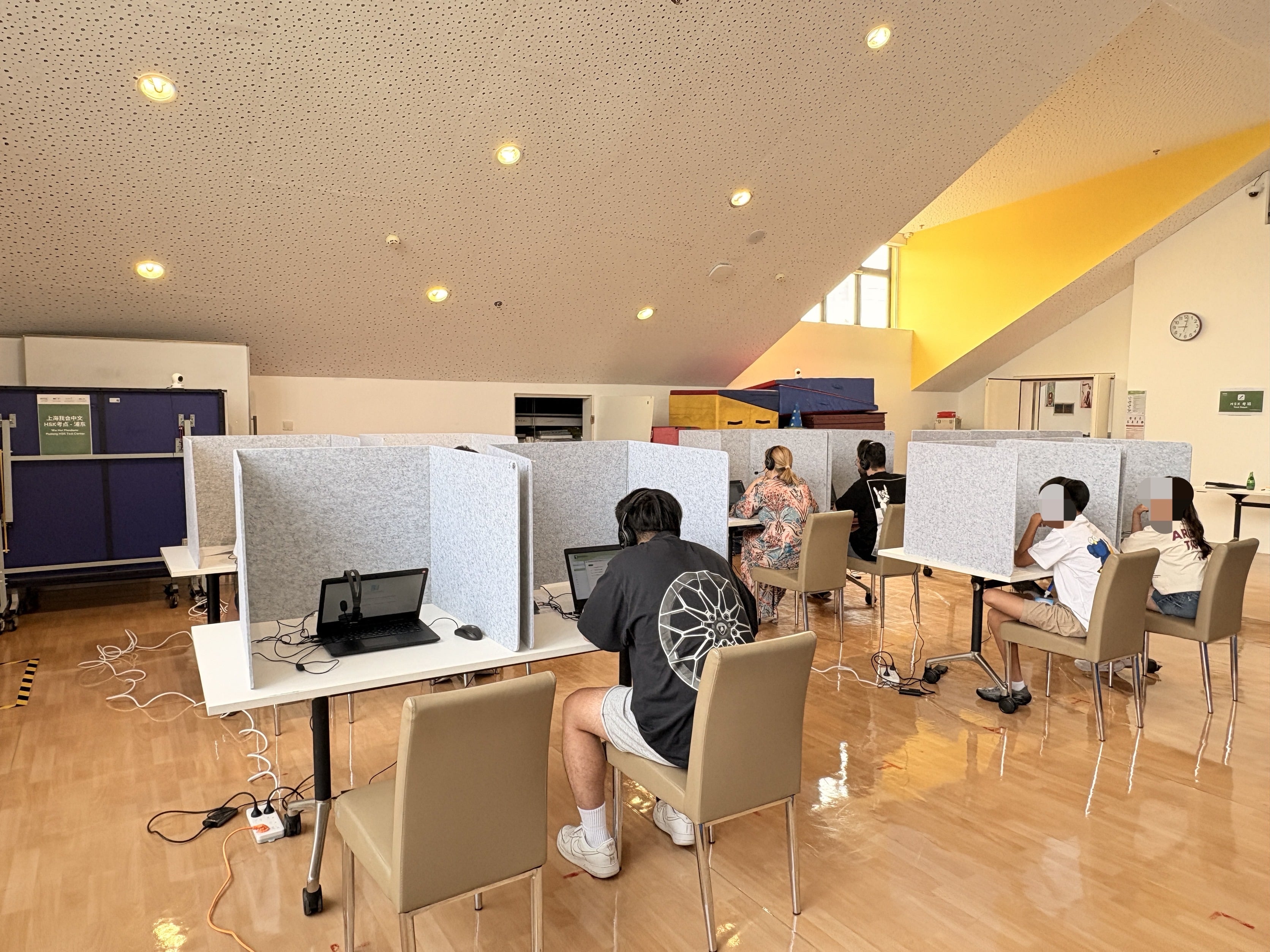 HSK Tests Begin at Dulwich College Shanghai Pudong(图3) Candidates at the Pudong Test Centre - Left