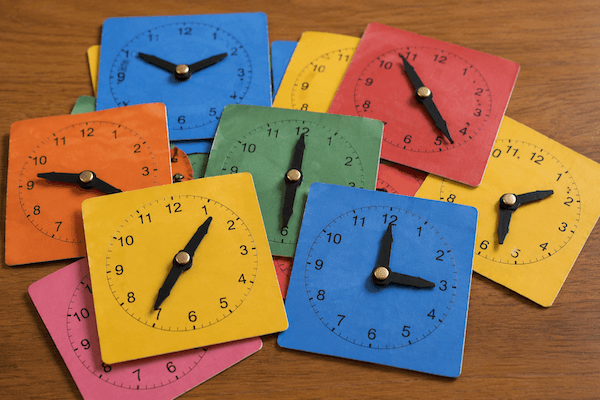 Cardstock teaching clocks with movable hands