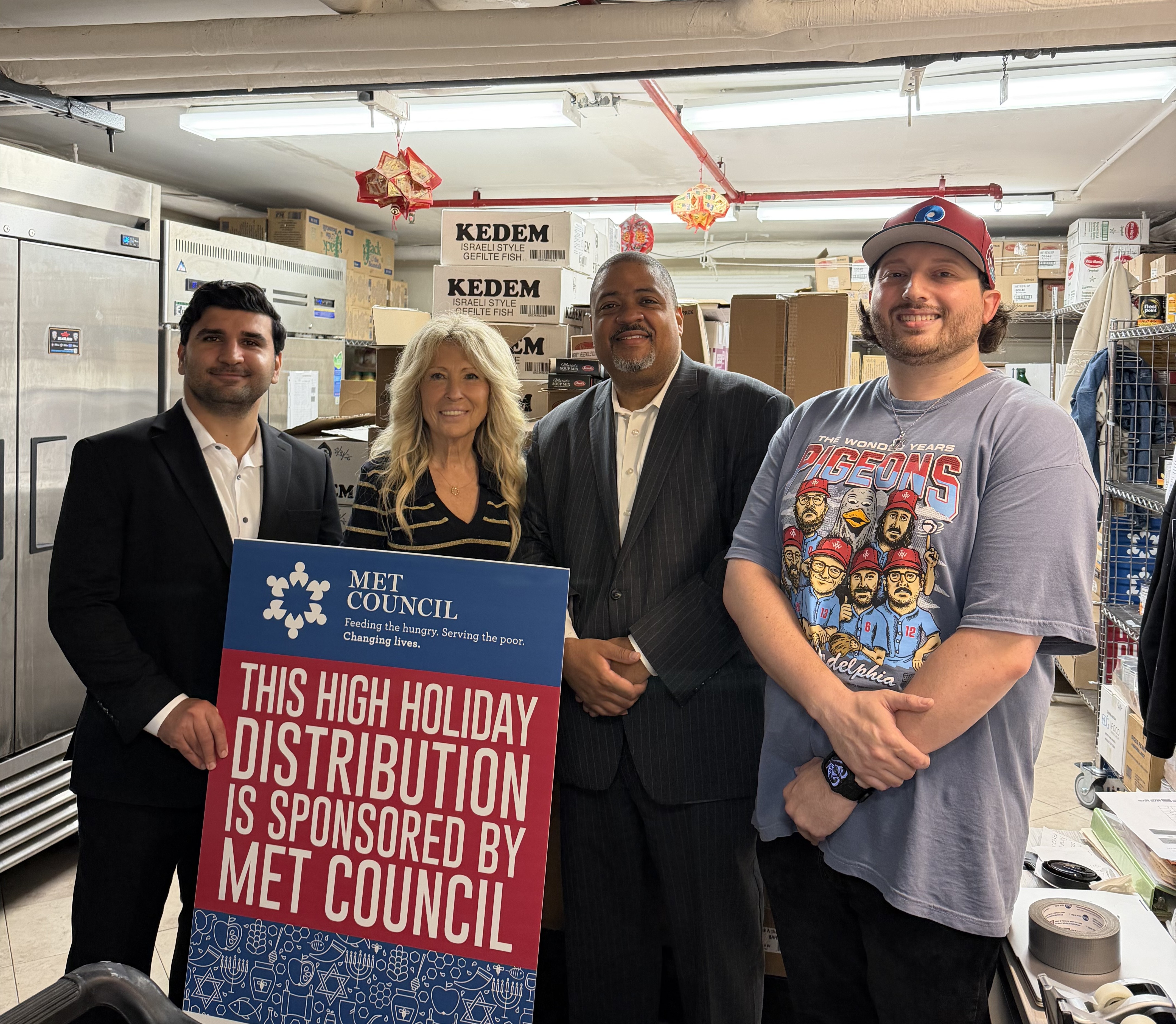 D.A. Bragg volunteered with the Met Council to pack food and distribute meals for the upcoming High Holidays! We thank them for all their great work and continuous support of our communities every day.