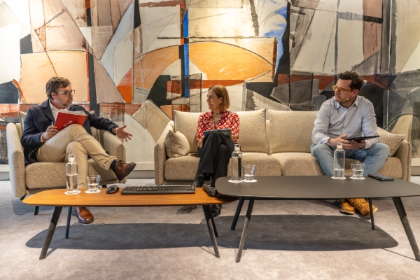 Luis Martínez Uribe, Concha Campos-Asensio y Víctor Villapalos en la sesión "Tendencias de la documentación y la gestión de la información" en la Fundación Juan March el pasado 12 de mayo
