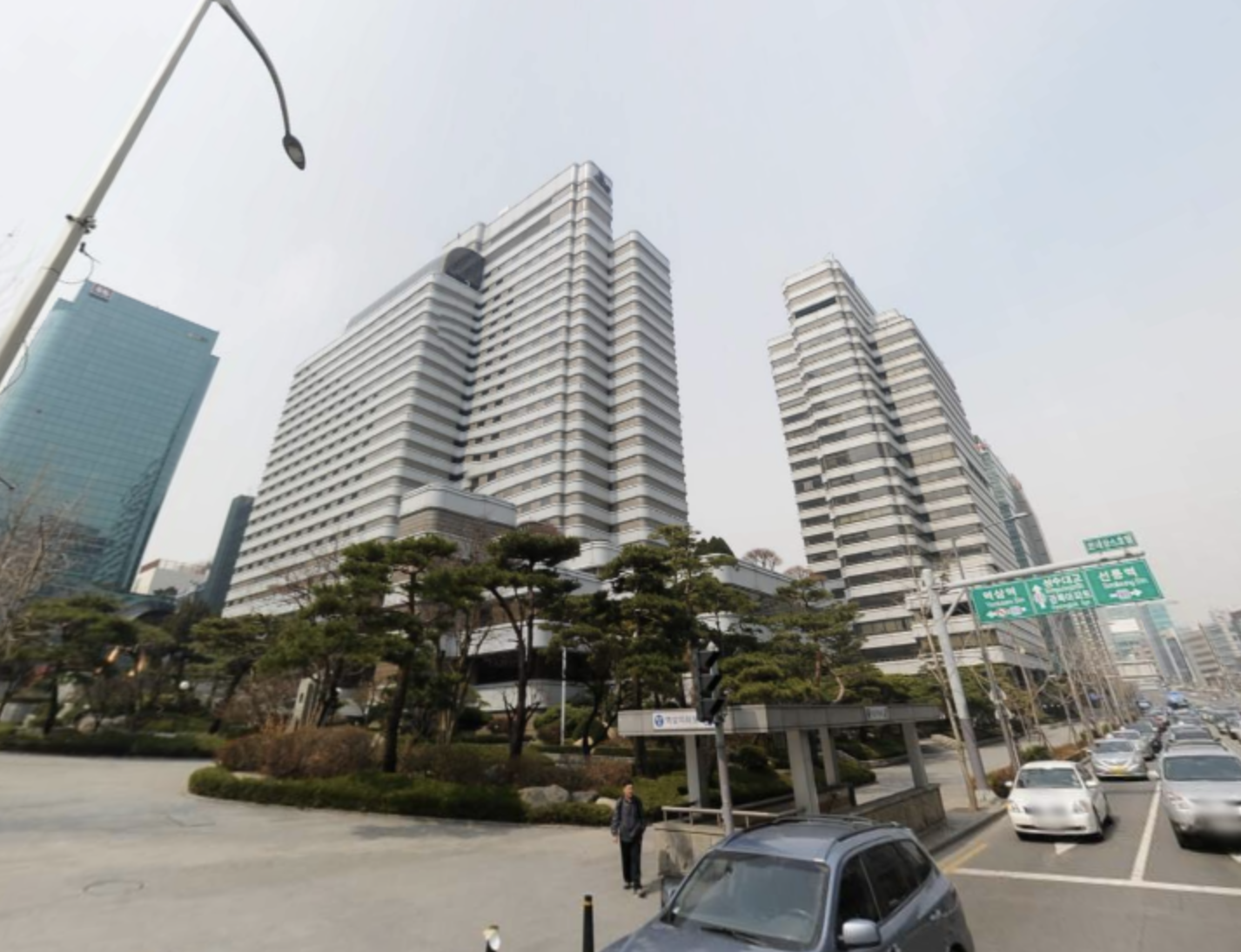 구. 르네상스호텔 건물