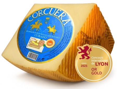 Porci&oacute;n de 750 gramos del queso manchego Corcuera